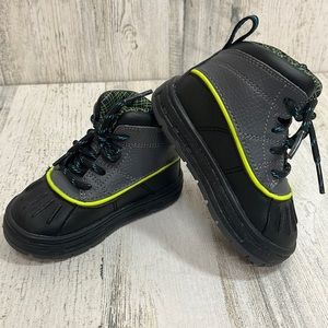 Nike size 5 boys boots